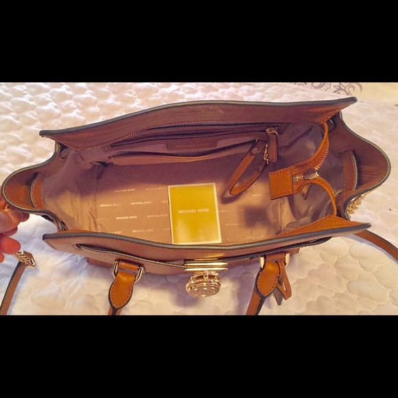 Authentic Micheal Kors satchel - Picture 3 of 4